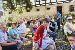 OpenAir-Gottesdienst im Pfarrhof Niederstriegis
